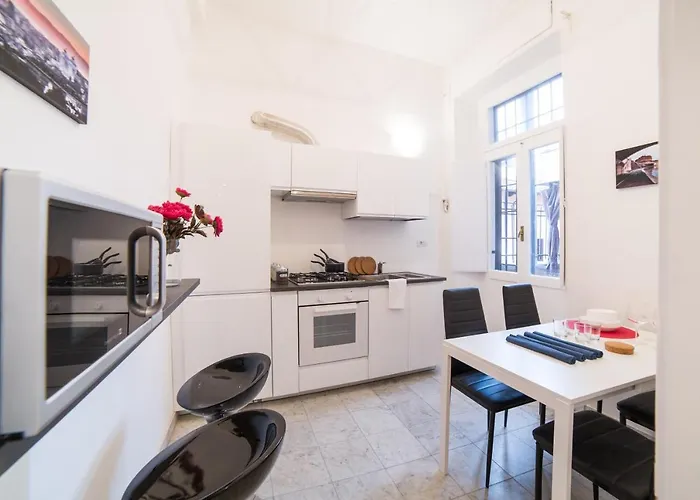 Spacious With Sunny Terrace Near Vatican Roma